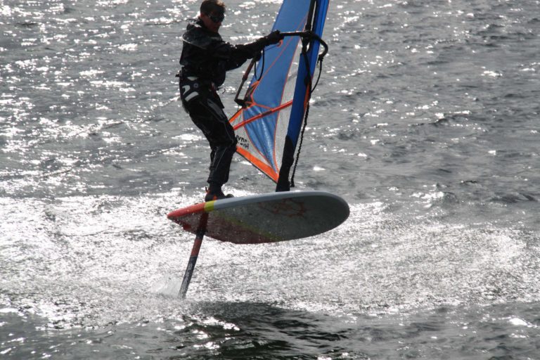 Romain på windfoil