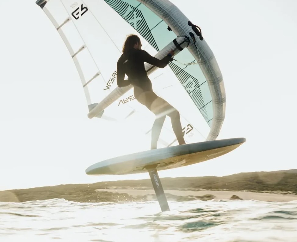 Aeryn Flow Carbon